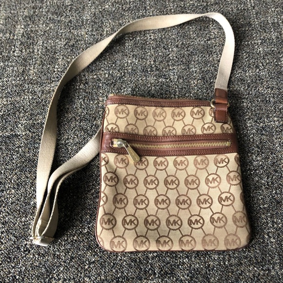 Michael Kors Cross Body Purse Brown Monogram - Picture 1 of 3